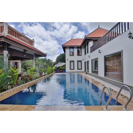 Angkor Diamond Pool Villa Siem Reap Bagian luar foto